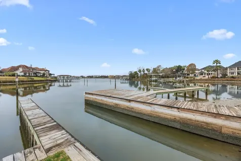 2800 Sandpebble Court Seabrook TX 77586