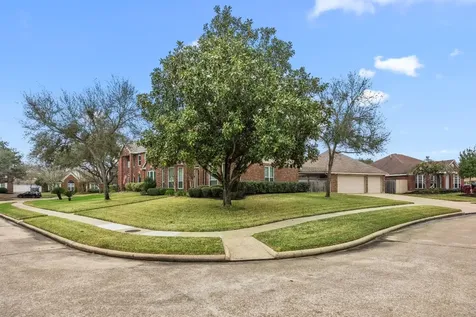 2800 Sandpebble Court Seabrook TX 77586