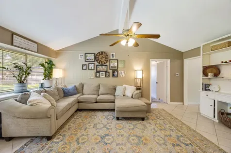 9314 Vickijohn Drive Houston TX 77031