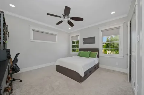 416 W 33rd Street Houston TX 77018