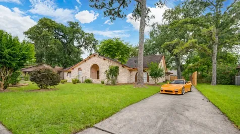 204 Nasturtium Street Lake Jackson TX 77566