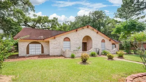 204 Nasturtium Street Lake Jackson TX 77566