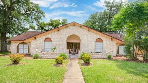 204 Nasturtium Street Lake Jackson TX 77566