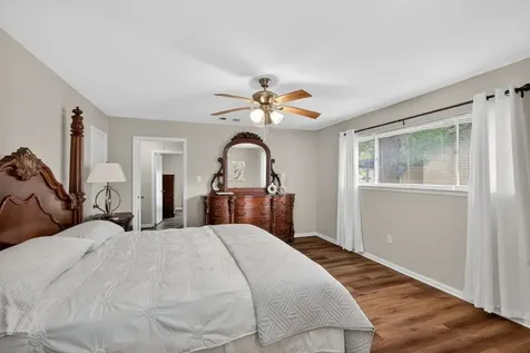 204 Nasturtium Street Lake Jackson TX 77566