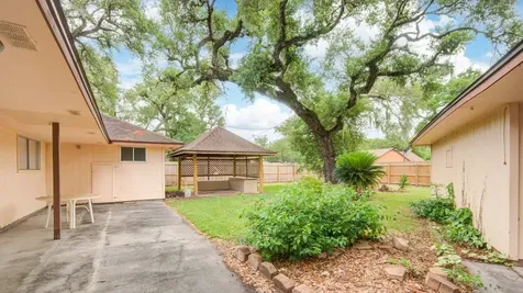 204 Nasturtium Street Lake Jackson TX 77566