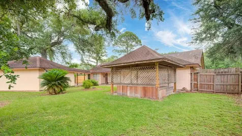 204 Nasturtium Street Lake Jackson TX 77566