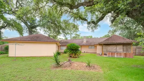204 Nasturtium Street Lake Jackson TX 77566