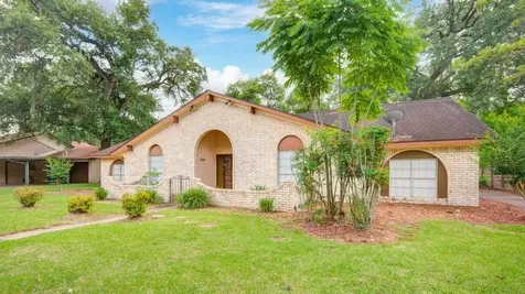 204 Nasturtium Street Lake Jackson TX 77566