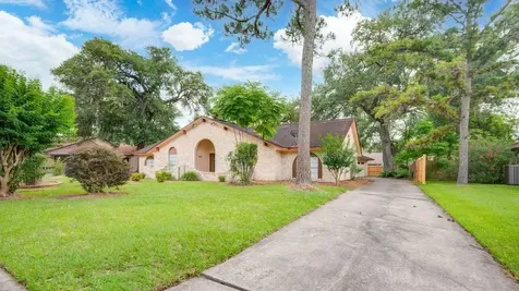 204 Nasturtium Street Lake Jackson TX 77566