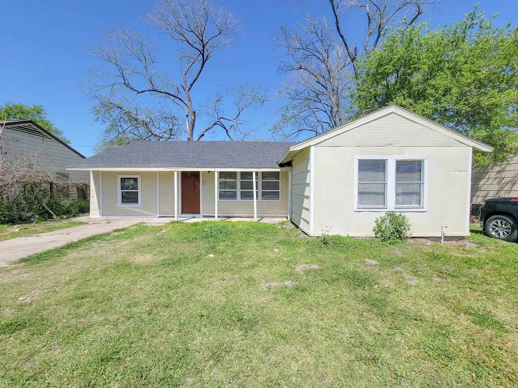 5815 Southseas Street Houston TX 77033