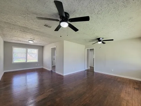 5815 Southseas Street Houston TX 77033