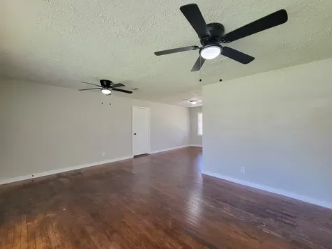 5815 Southseas Street Houston TX 77033