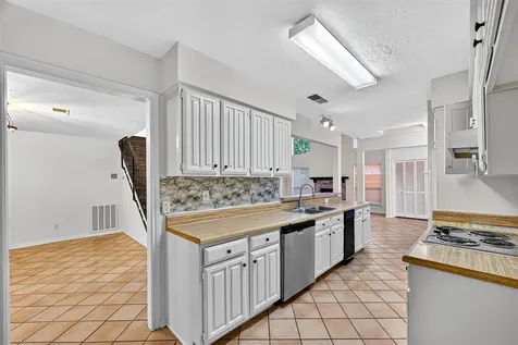 812 Fleetwood Place Drive Houston TX 77079