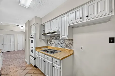 812 Fleetwood Place Drive Houston TX 77079
