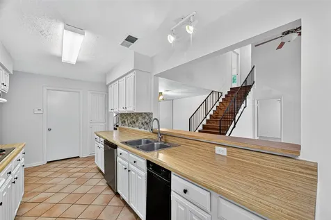 812 Fleetwood Place Drive Houston TX 77079