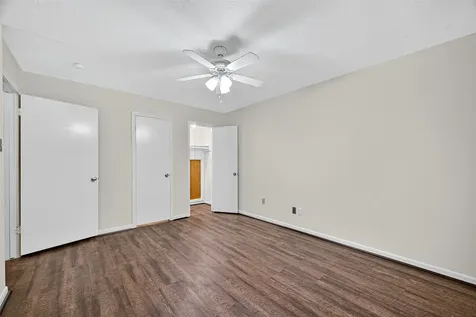 812 Fleetwood Place Drive Houston TX 77079
