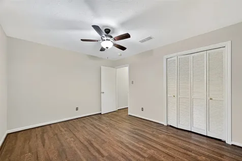 812 Fleetwood Place Drive Houston TX 77079