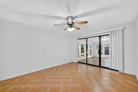 812 Fleetwood Place Drive Houston TX 77079