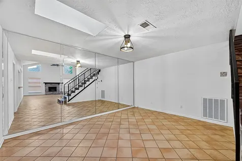 812 Fleetwood Place Drive Houston TX 77079