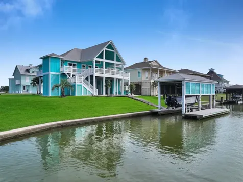 2005 & 2009 Laguna Harbor Cove Boulevard Port Bolivar TX 77650