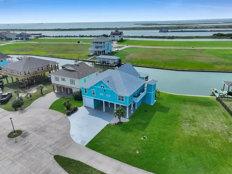 2005 & 2009 Laguna Harbor Cove Boulevard Port Bolivar TX 77650