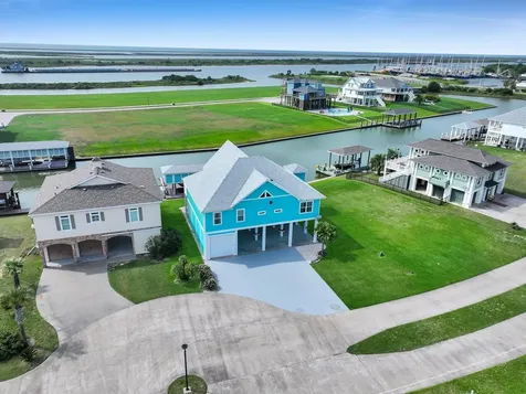 2005 & 2009 Laguna Harbor Cove Boulevard Port Bolivar TX 77650