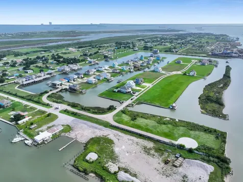 2005 & 2009 Laguna Harbor Cove Boulevard Port Bolivar TX 77650