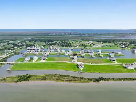 2005 & 2009 Laguna Harbor Cove Boulevard Port Bolivar TX 77650