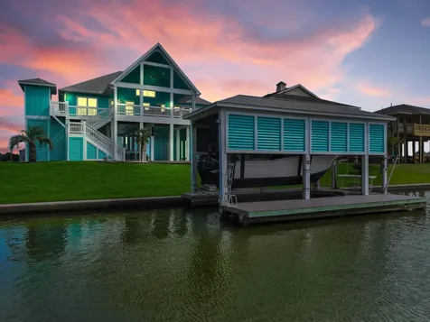 2005 & 2009 Laguna Harbor Cove Boulevard Port Bolivar TX 77650