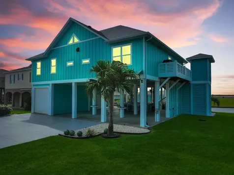 2005 & 2009 Laguna Harbor Cove Boulevard Port Bolivar TX 77650
