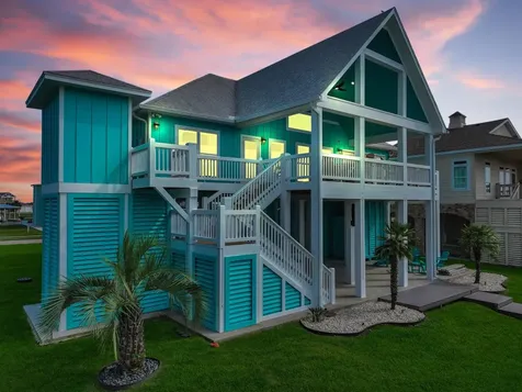 2005 & 2009 Laguna Harbor Cove Boulevard Port Bolivar TX 77650