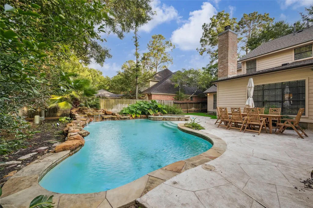 89 Towering Pines Drive The Woodlands TX 77381