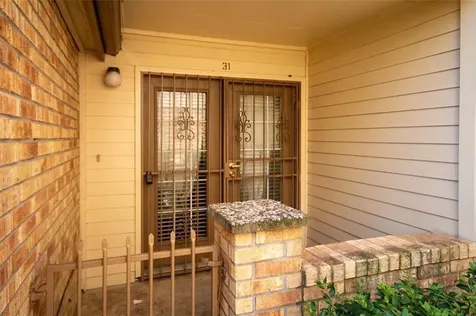 2425 Holly Hall Street 31 Houston TX 77054