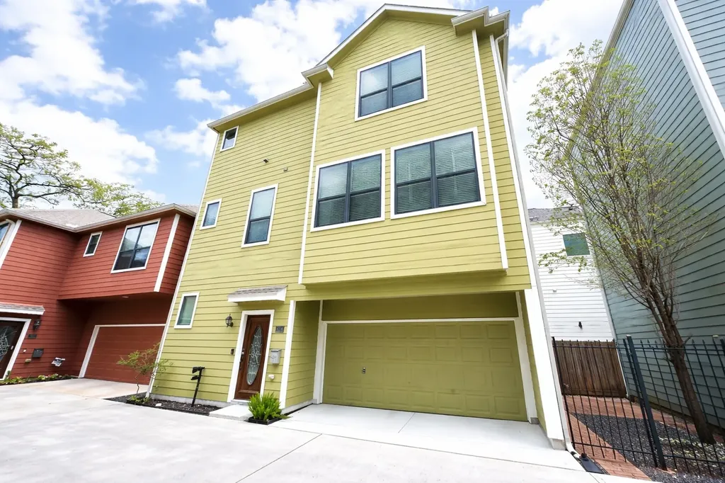321 W 26th Street B Houston TX 77008