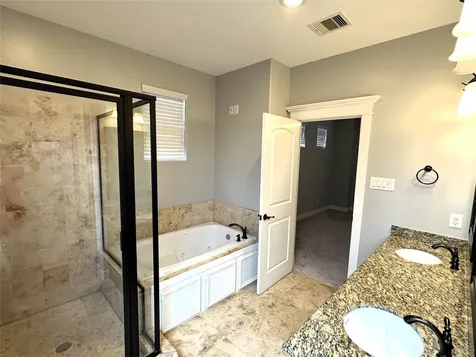 321 W 26th Street B Houston TX 77008