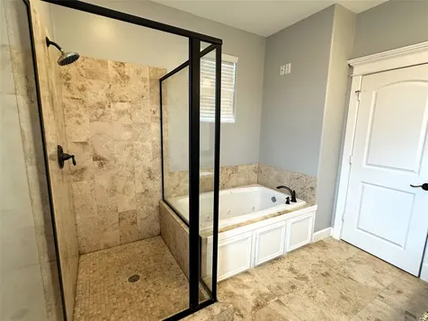 321 W 26th Street B Houston TX 77008