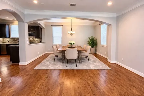 321 W 26th Street B Houston TX 77008