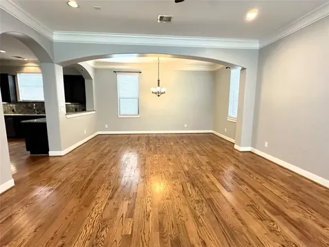 321 W 26th Street B Houston TX 77008