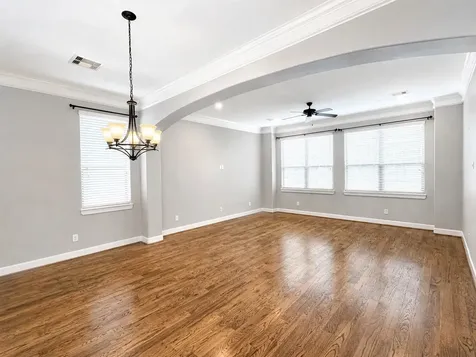 321 W 26th Street B Houston TX 77008