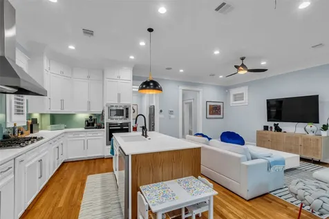 340 W 17th Street Houston TX 77008