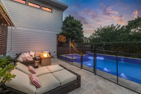 340 W 17th Street Houston TX 77008