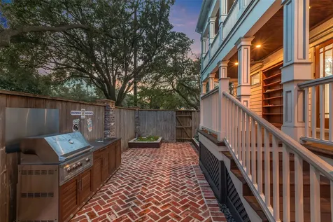 340 W 17th Street Houston TX 77008