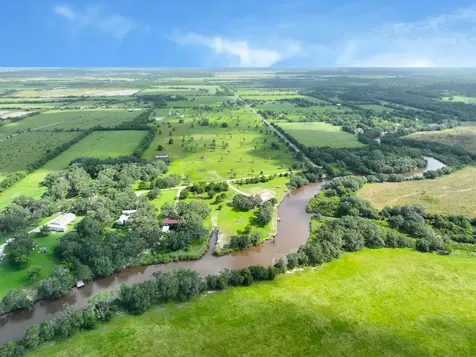 1734 Haynes Road Anahuac TX 77514