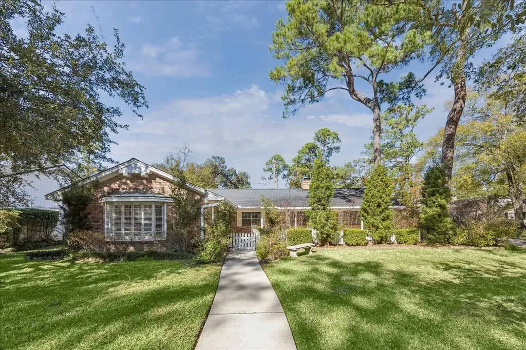 10002 Cedar Creek Drive Houston TX 77042