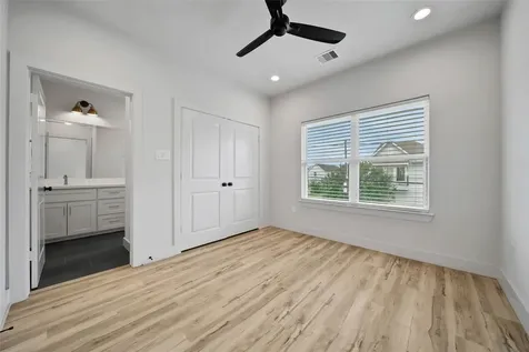 3322 Delhi Street Houston TX 77022