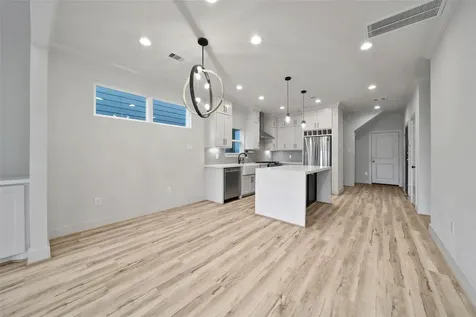 3322 Delhi Street Houston TX 77022