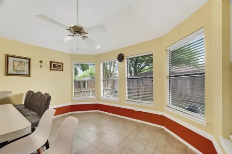 807 Forest Oaks Lane Pearland TX 77584
