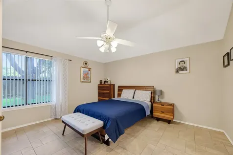 807 Forest Oaks Lane Pearland TX 77584