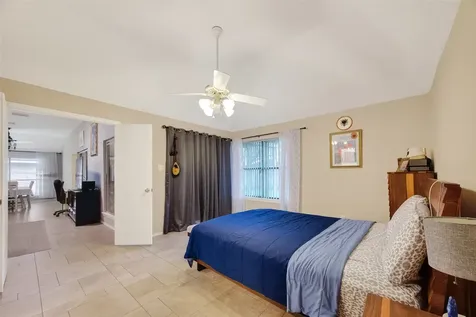 807 Forest Oaks Lane Pearland TX 77584