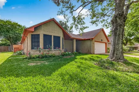 807 Forest Oaks Lane Pearland TX 77584